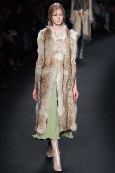 Look 26